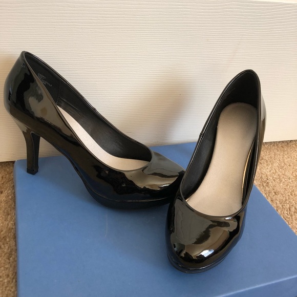 Heels. - Picture 2 of 3